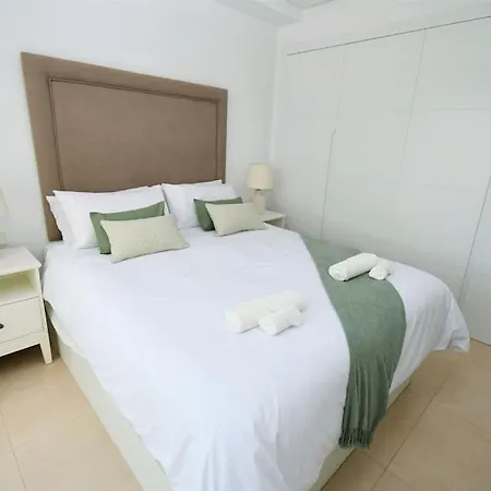 Casa Kerr - Luxury Apt - Sleeps 9 - Los Boliches Apartment