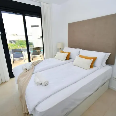 Casa Kerr - Luxury Apt - Sleeps 9 - Los Boliches
