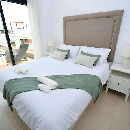 Casa Kerr - Luxury Apt - Sleeps 9 - Los Boliches * Malaga
