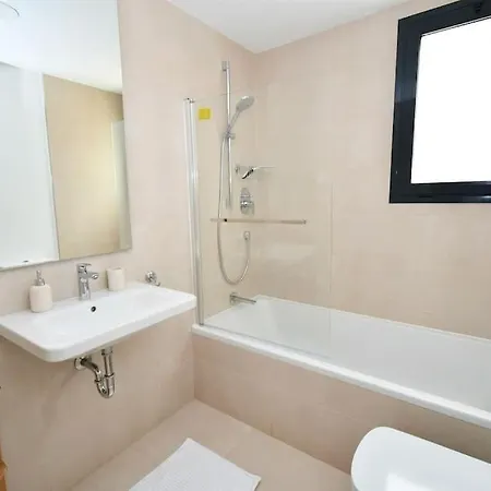 Casa Kerr - Luxury Apt - Sleeps 9 - Los Boliches Malaga